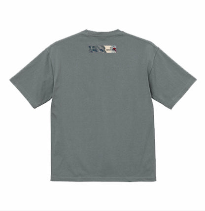 RE SPECTRUM アートTシャツ｜Back Patch Art（ストーングリーン×アースカラーサイドロゴ）