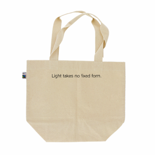 RE SPECTRUM フェアトレードトート L｜Typography Logo（ナチュラル×アースカラーセンターロゴ）